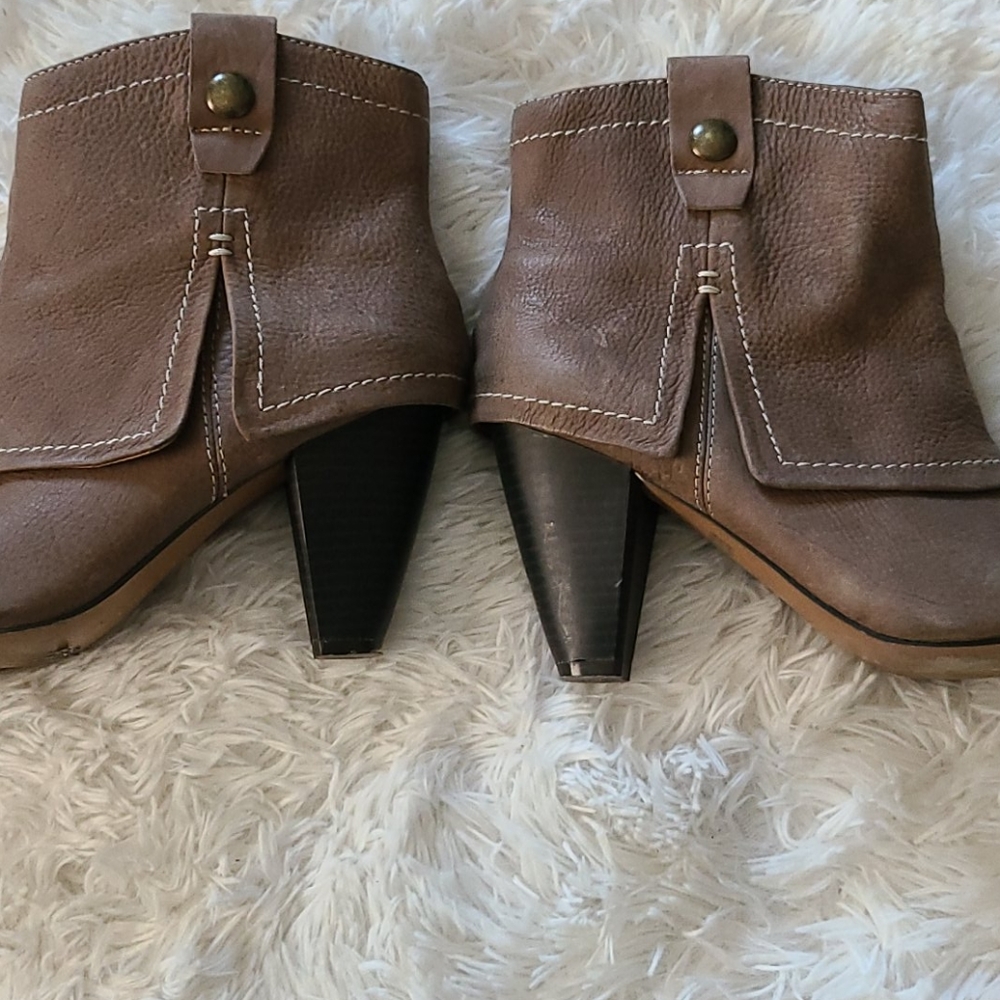 Layered looking Bootie - Picture 5 of 10